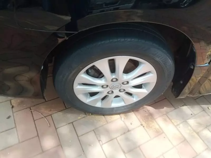 Toyota Noah   - 2012