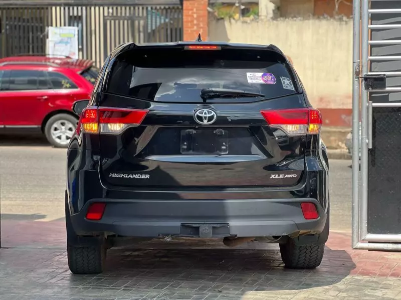 Toyota Highlander   - 2015