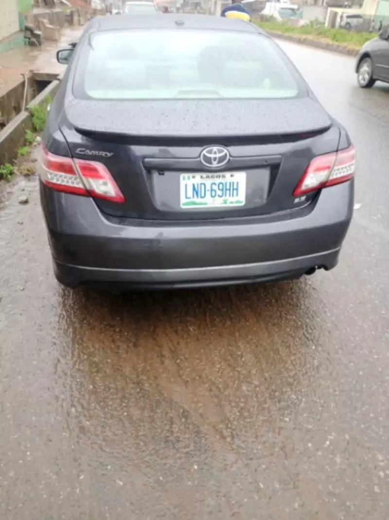 Toyota Camry   - 2011