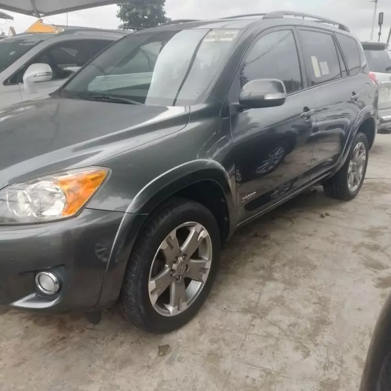 Toyota RAV 4   - 2010