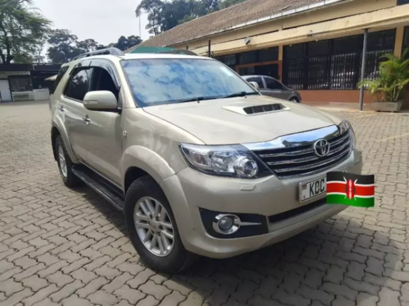 Toyota Fortuner   - 2006