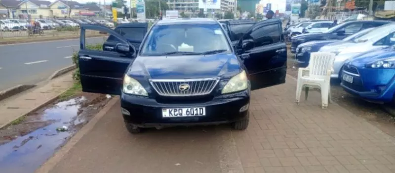 Toyota Harrier   - 2011