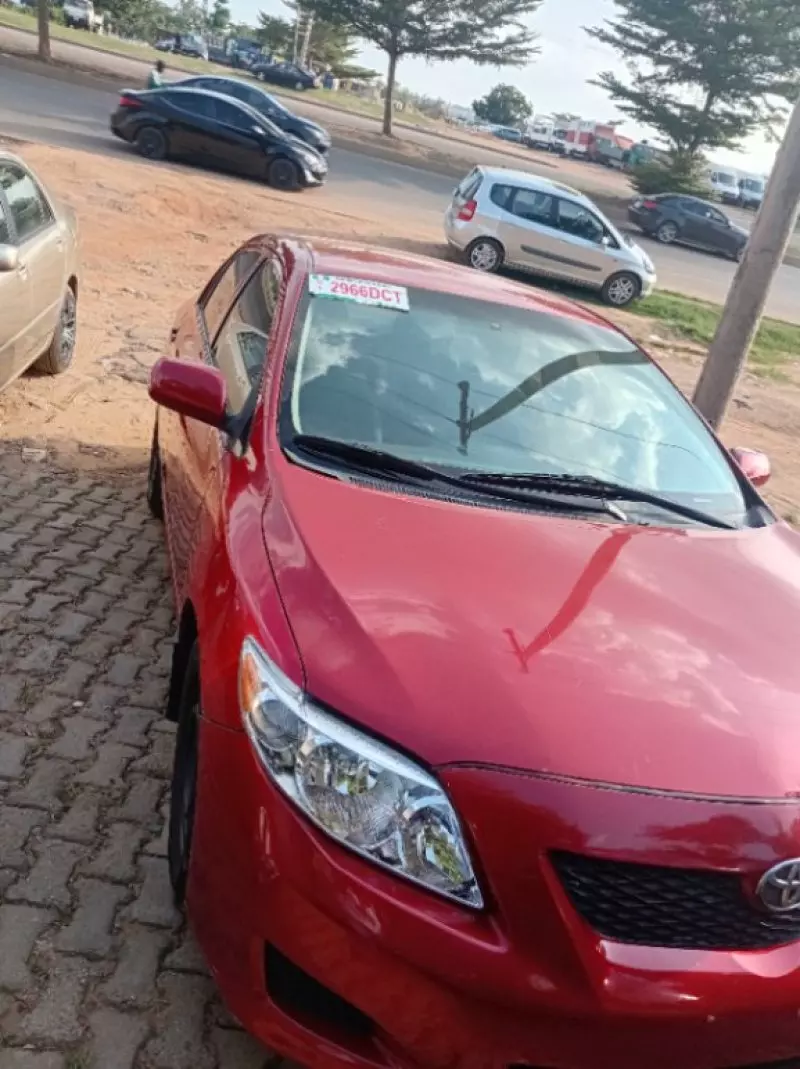 Toyota Corolla   - 2010