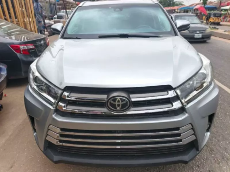 Toyota Highlander   - 2017