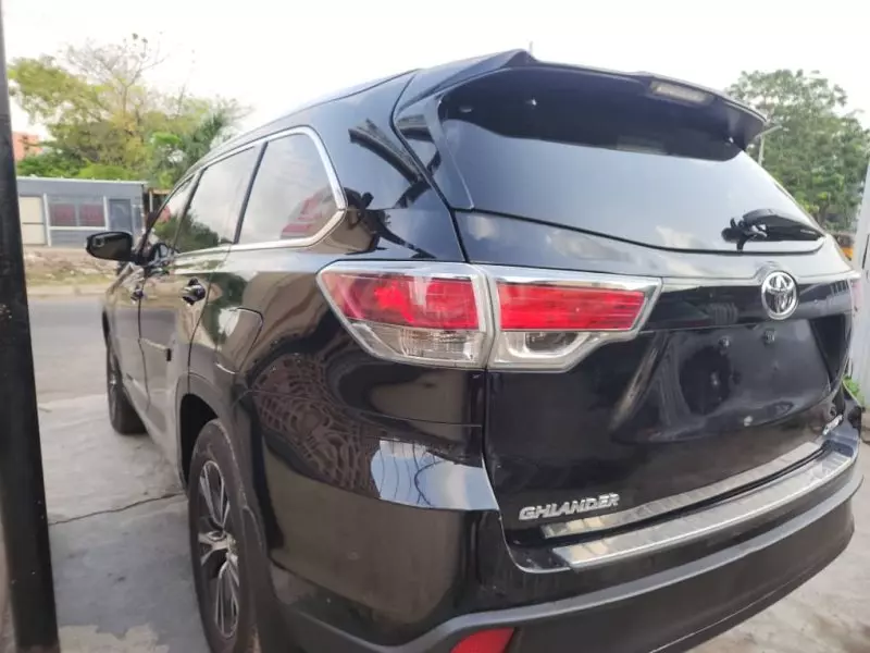 Toyota Highlander   - 2016