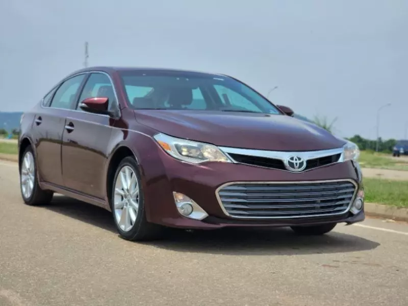 Toyota Avalon   - 2013