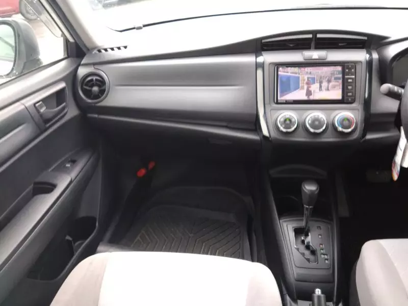 Toyota Axio    - 2016