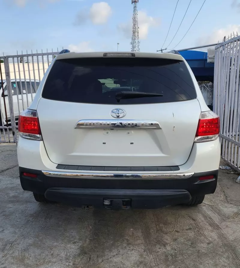 Toyota Highlander   - 2013