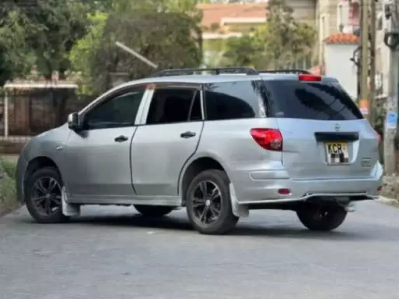 Nissan Advan    - 2012