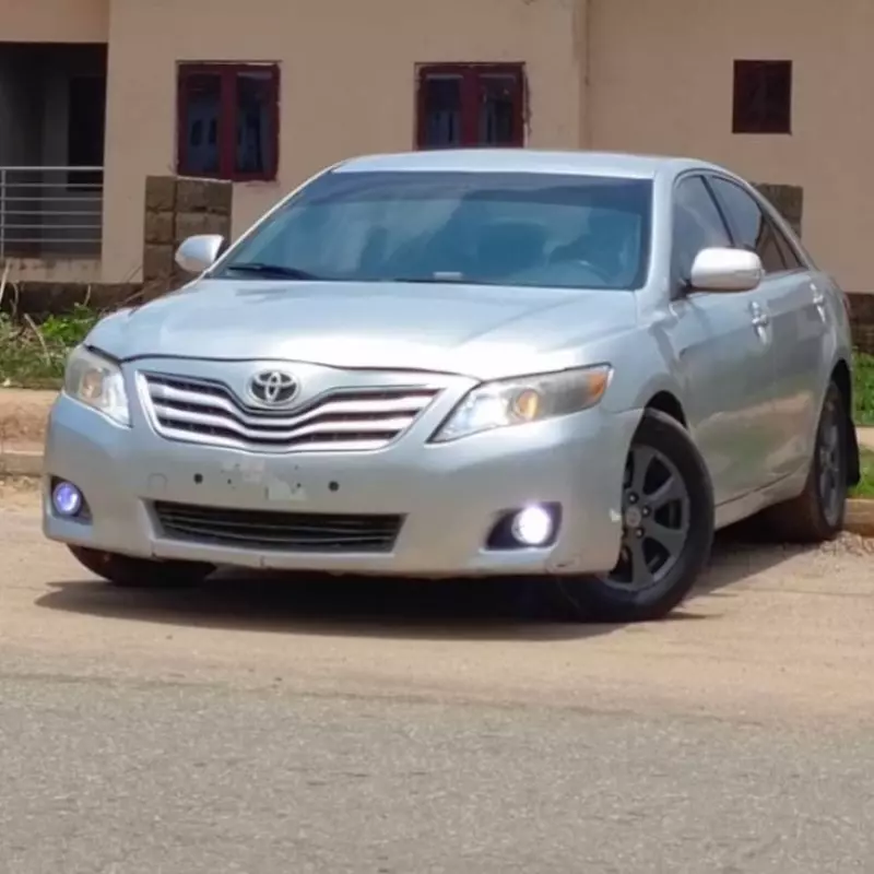 Toyota Camry - 2010