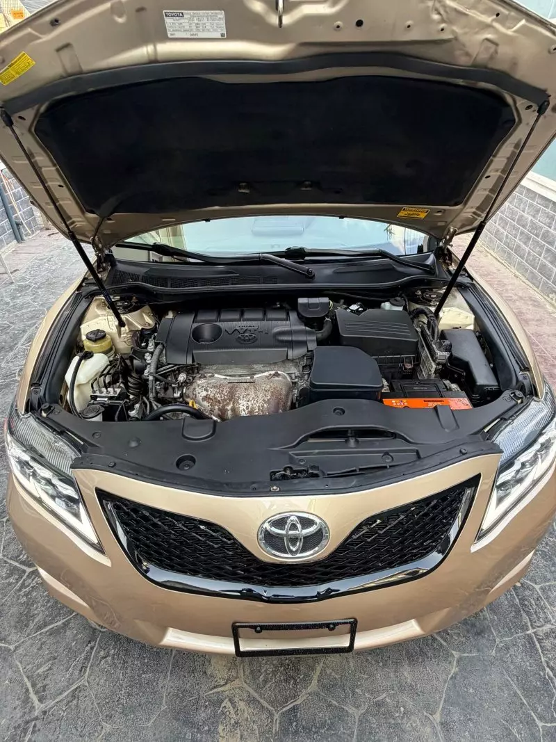 Toyota Camry   - 2011