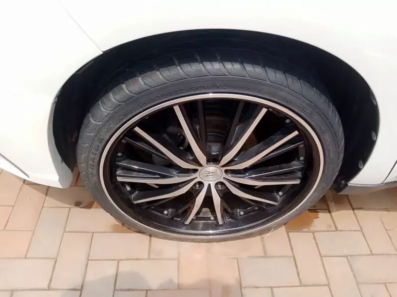 Toyota Harrier   - 2017