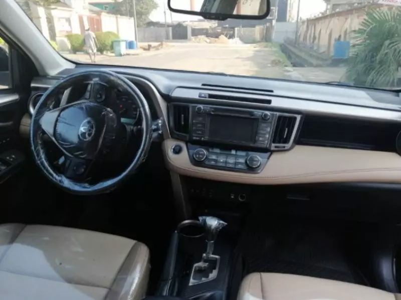 Toyota RAV4   - 2015