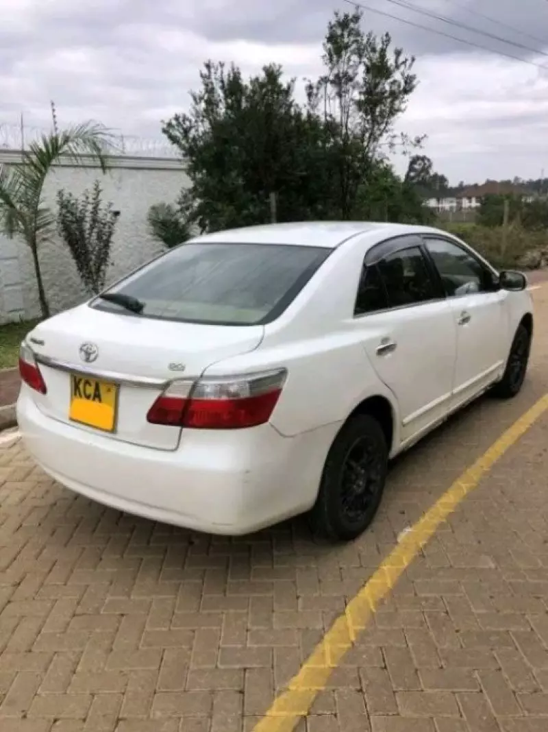 Toyota Premio    - 2009