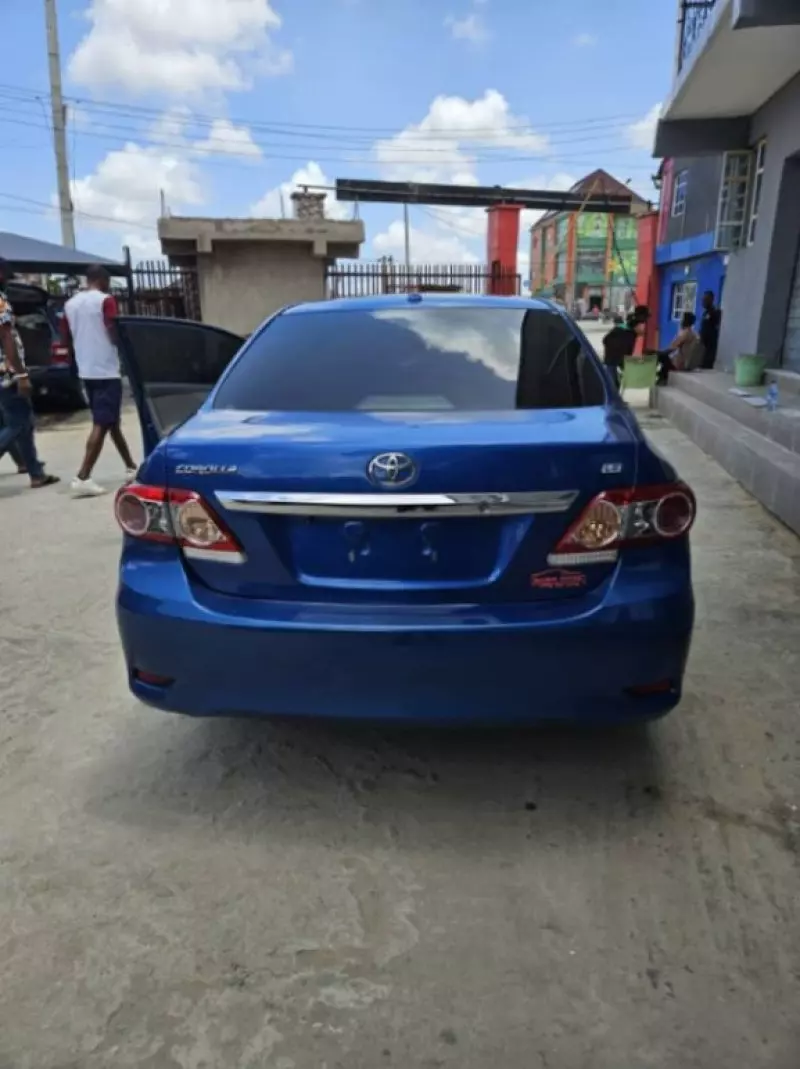 Toyota Corolla   - 2009