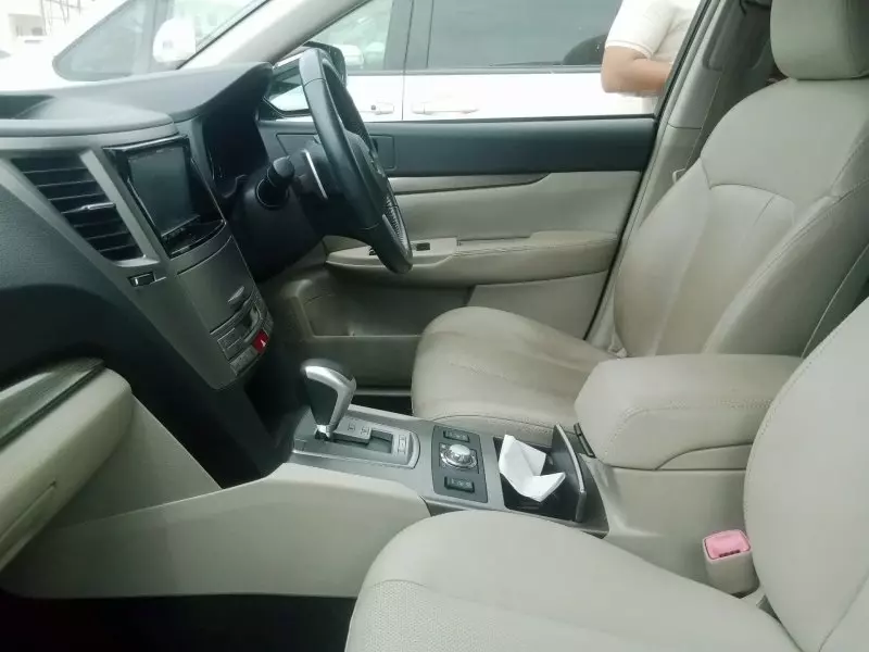 Subaru Outback   - 2010