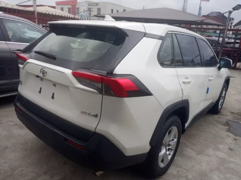 Toyota RAV 4   - 2020