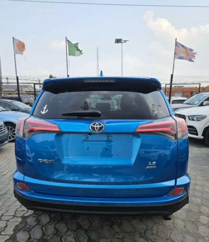 Toyota RAV4   - 2017