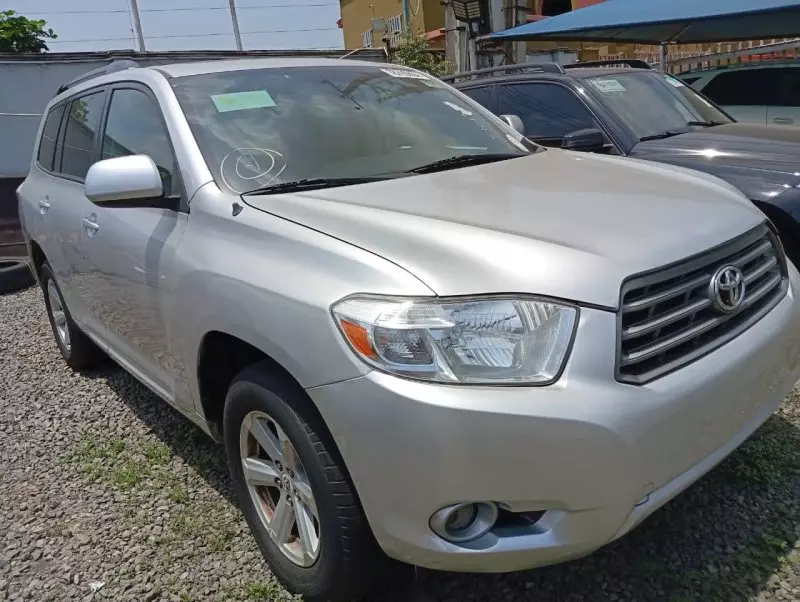Toyota Highlander   - 2010