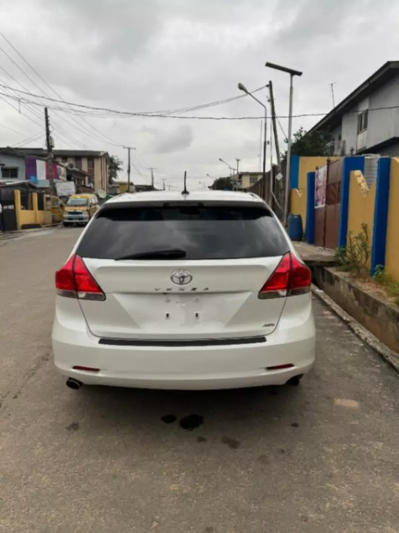 Toyota Venza   - 2010