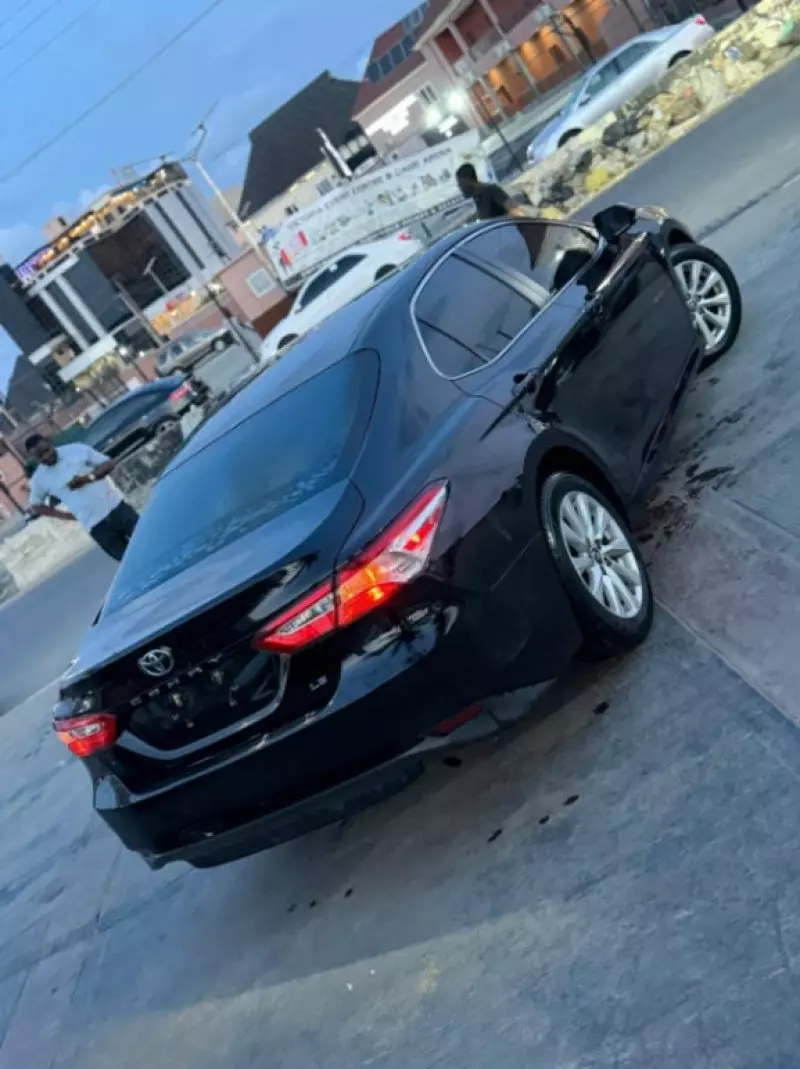 Toyota Camry   - 2018