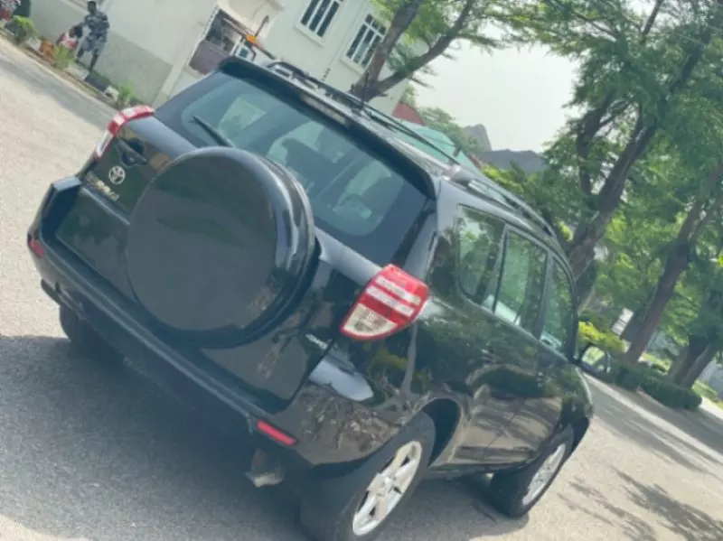 Toyota RAV4   - 2011