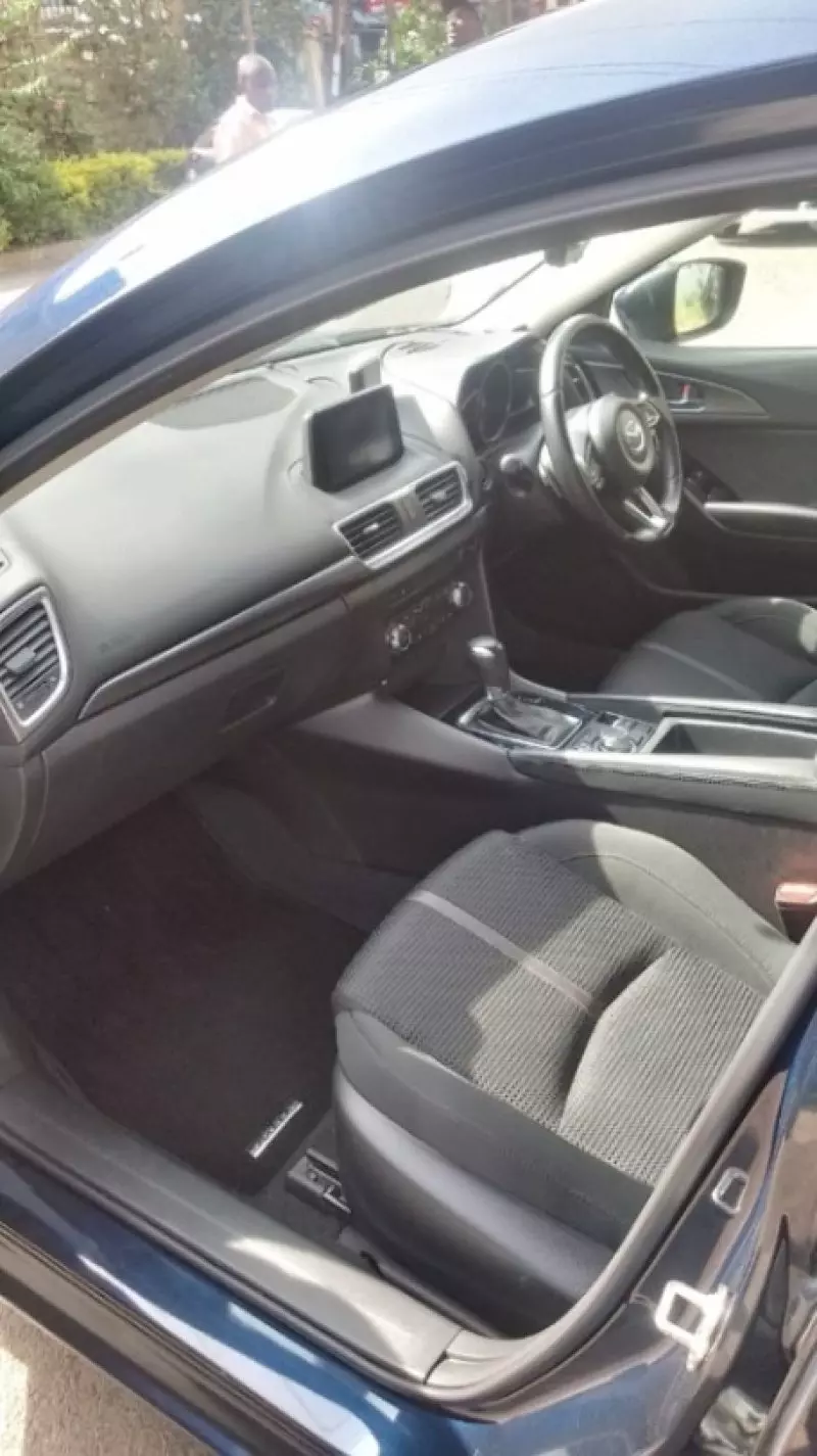 Mazda Axela    - 2016