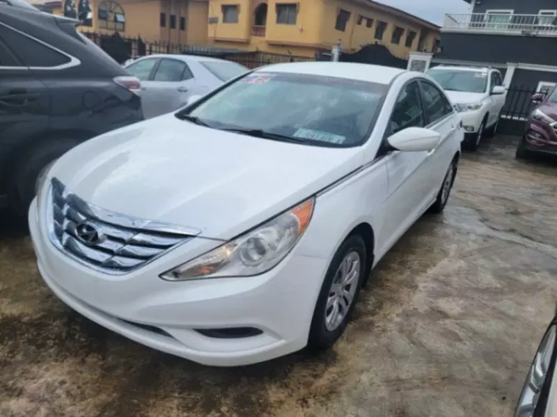 Hyundai Sonata - 2011