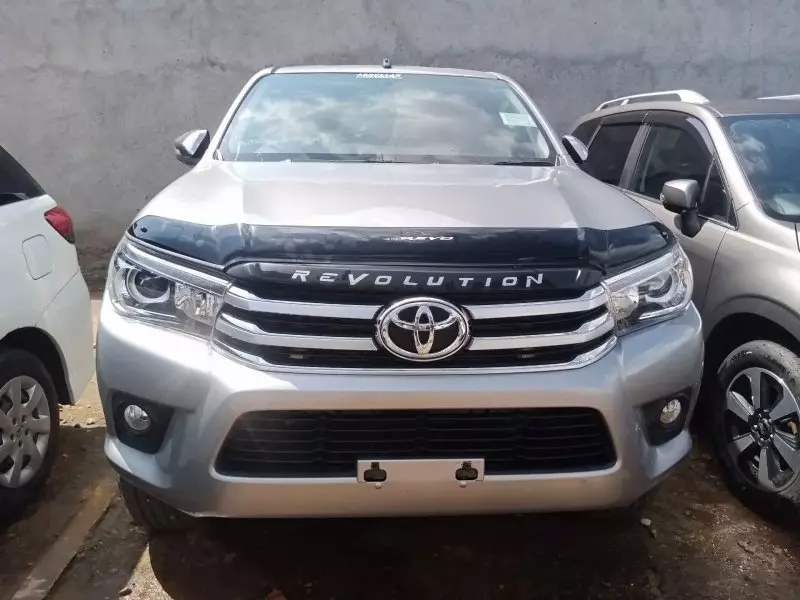 Toyota Hilux   - 2017