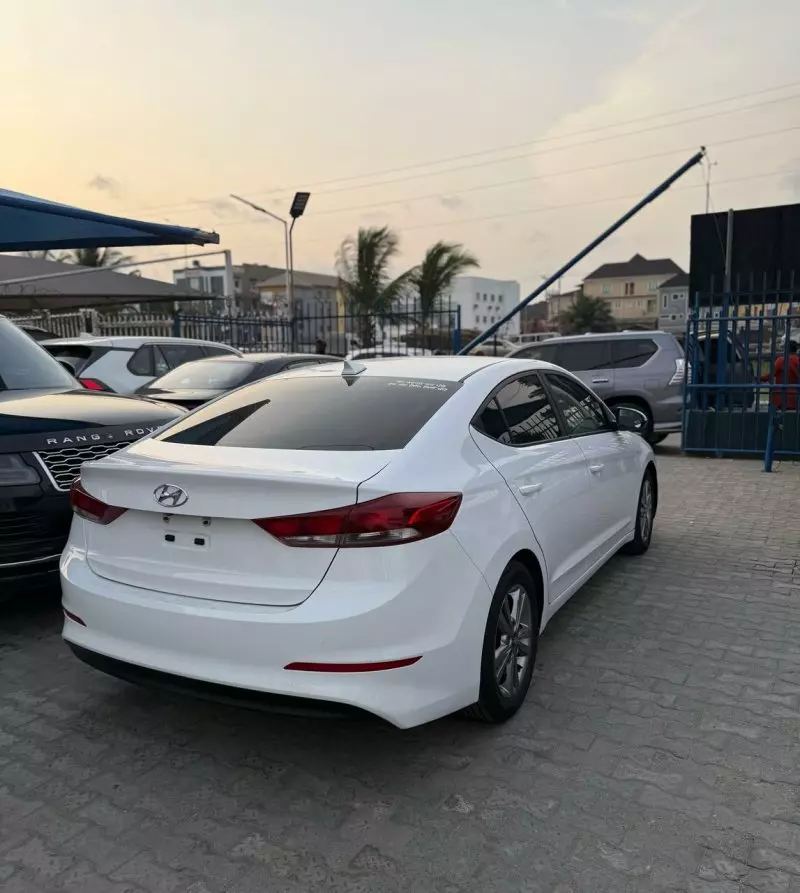 Hyundai Elantra   - 2017