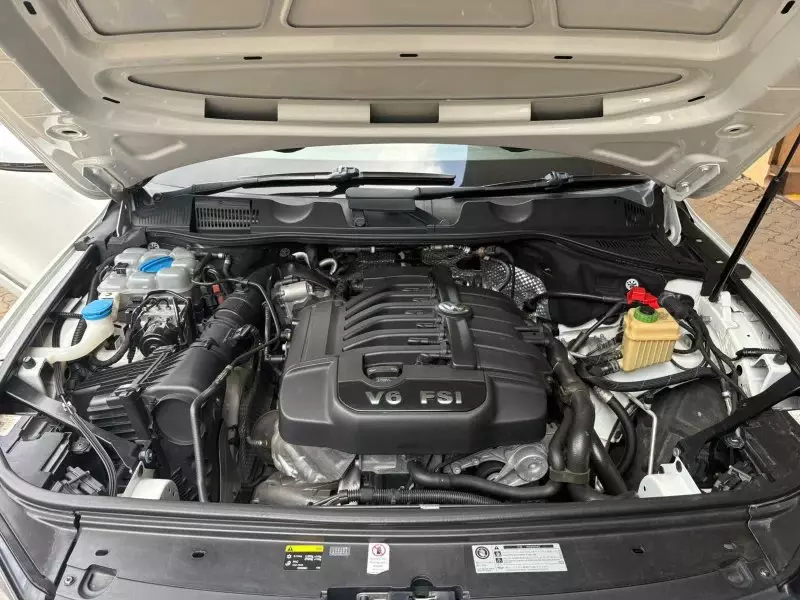 Volkswagen Touareg   - 2016