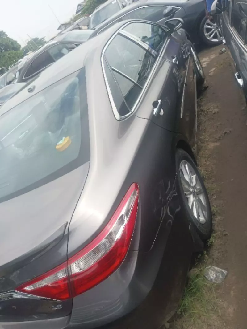 Toyota camry   - 2016