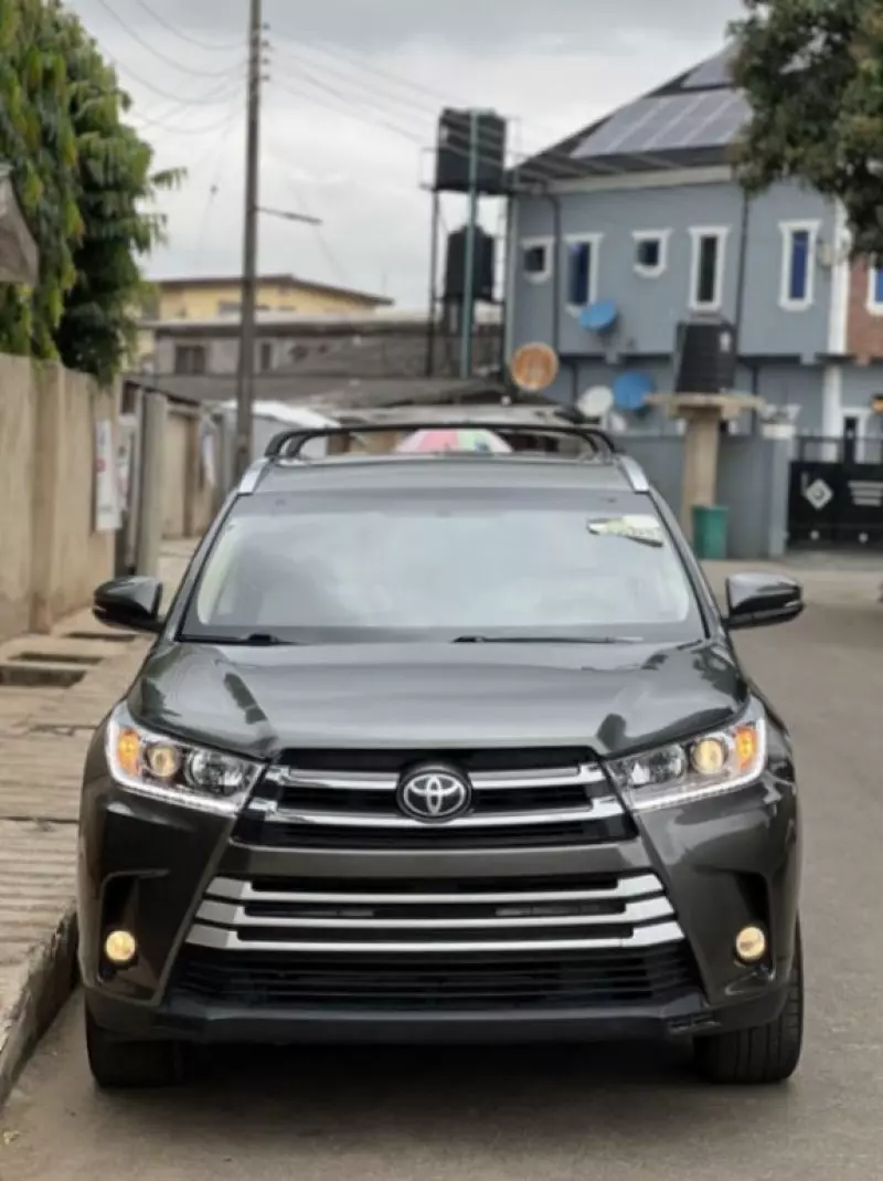 Toyota Highlander   - 2015