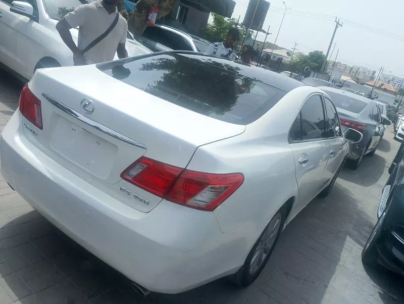Lexus ES 350   - 2009
