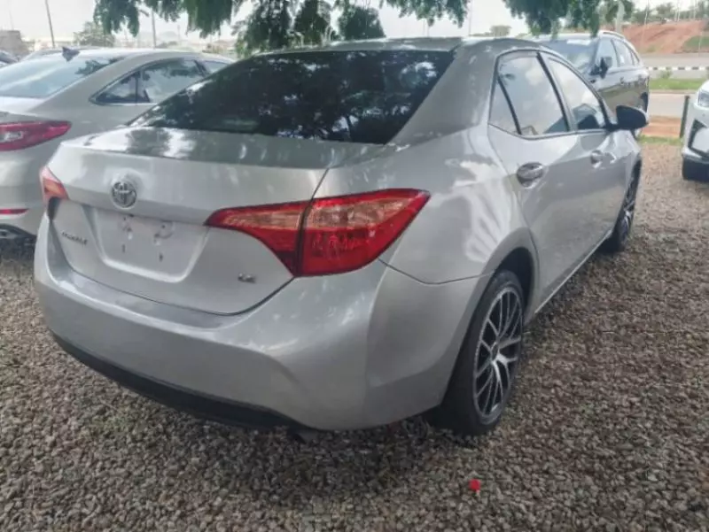 Toyota Corolla   - 2016