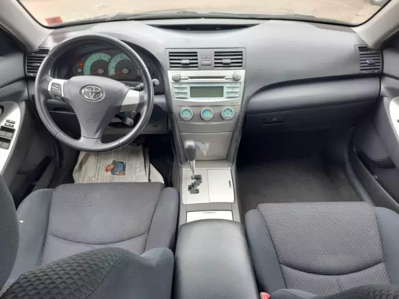 Toyota Camry   - 2009
