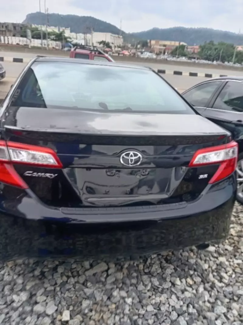 Toyota Camry   - 2014
