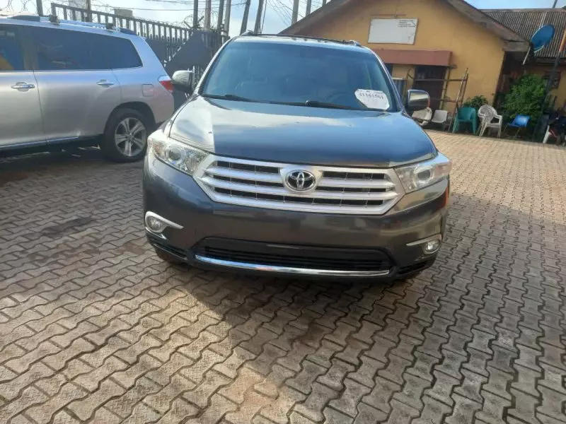 Toyota Highlander   - 2013