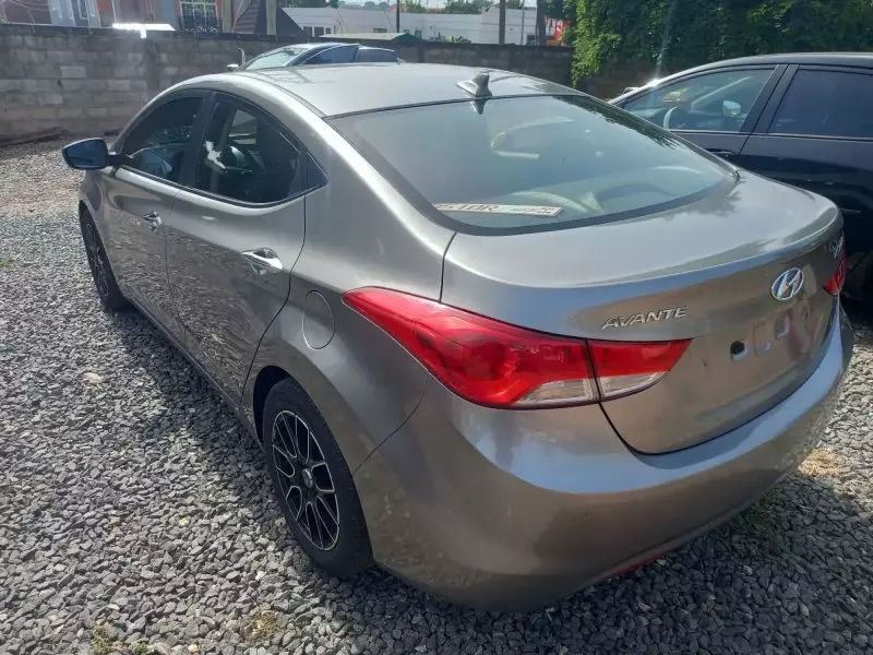 Hyundai Avente   - 2013