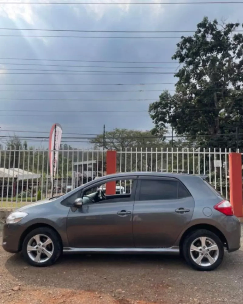 Toyota Auris   - 2010