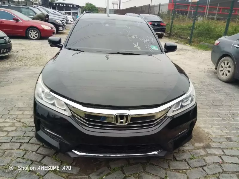 Honda Accord   - 2017