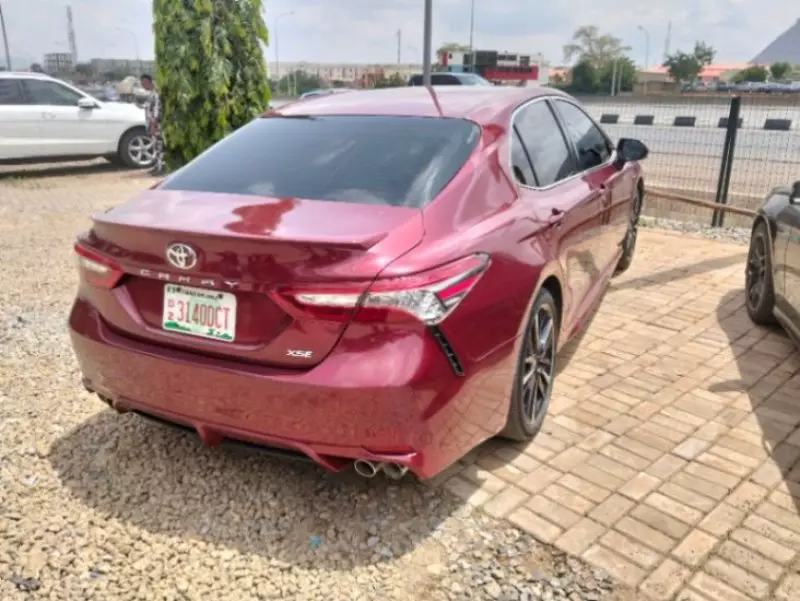Toyota Camry   - 2018