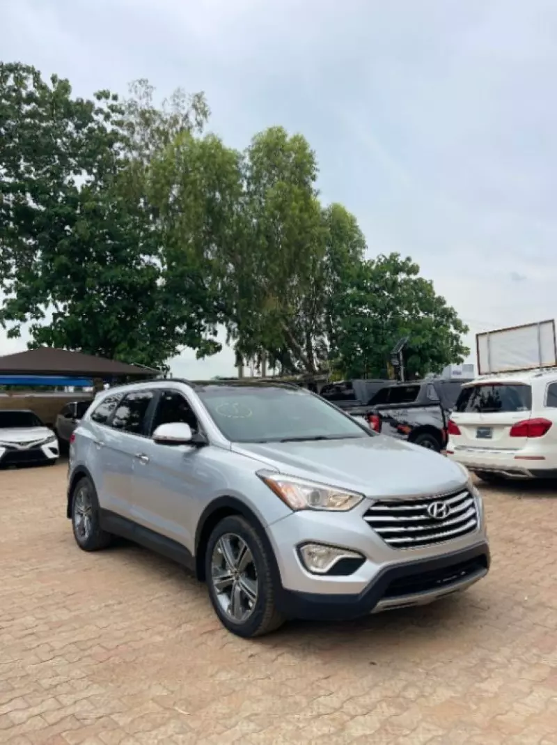 Hyundai Santa FE   - 2016