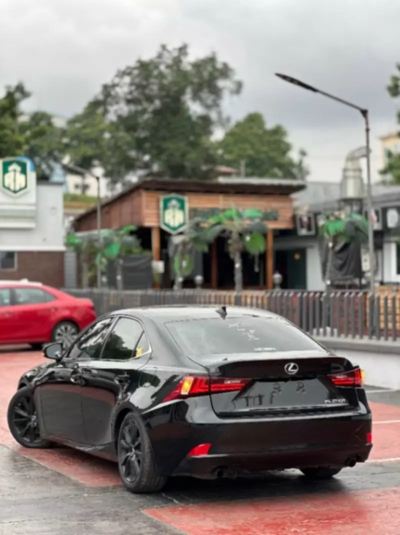 Lexus IS 200   - 2016