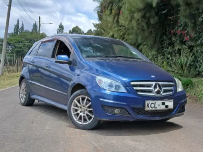 Mercedes-Benz B 180   - 2010