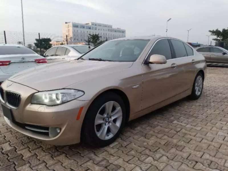 BMW 528i