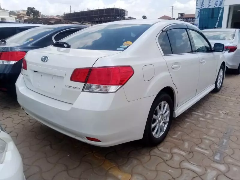 Subaru Legacy   - 2013