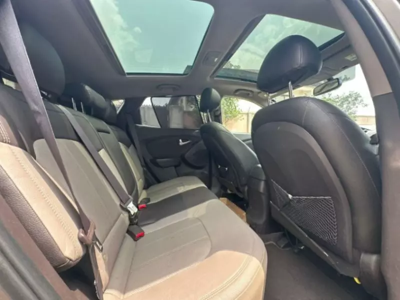 Hyundai Tucson   - 2012