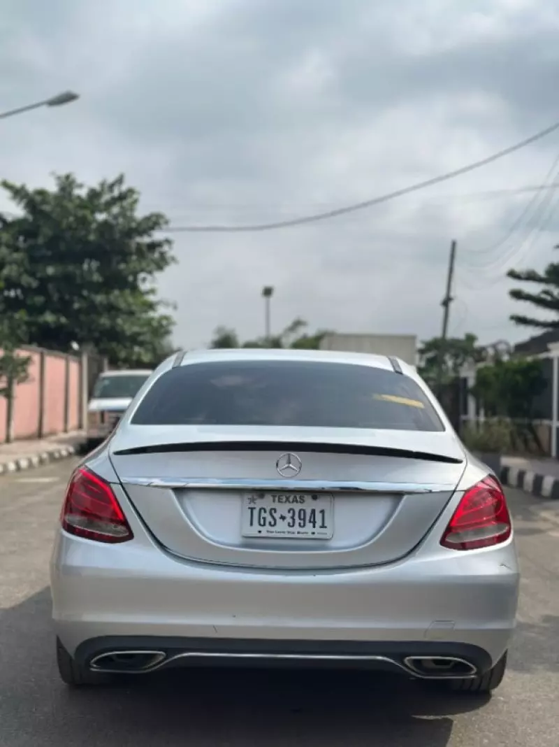Mercedes-Benz C 300
