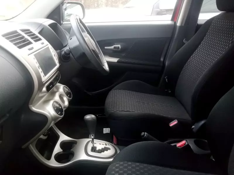 Toyota Ist    - 2010